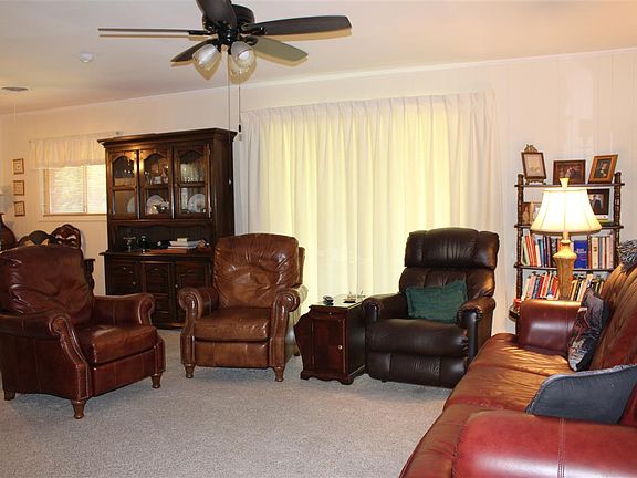 2nd image of 538 Lilac Ave