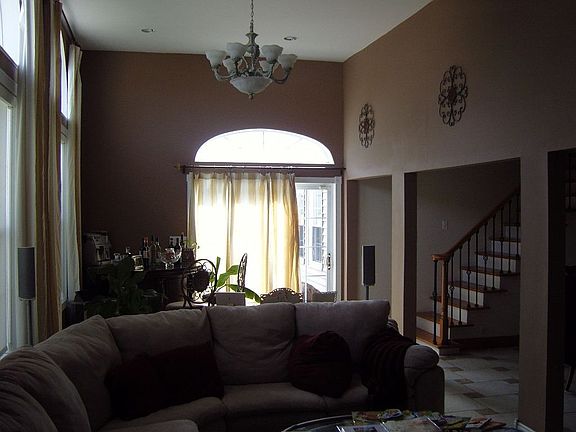 3rd image of 39 Wedgewood Ln