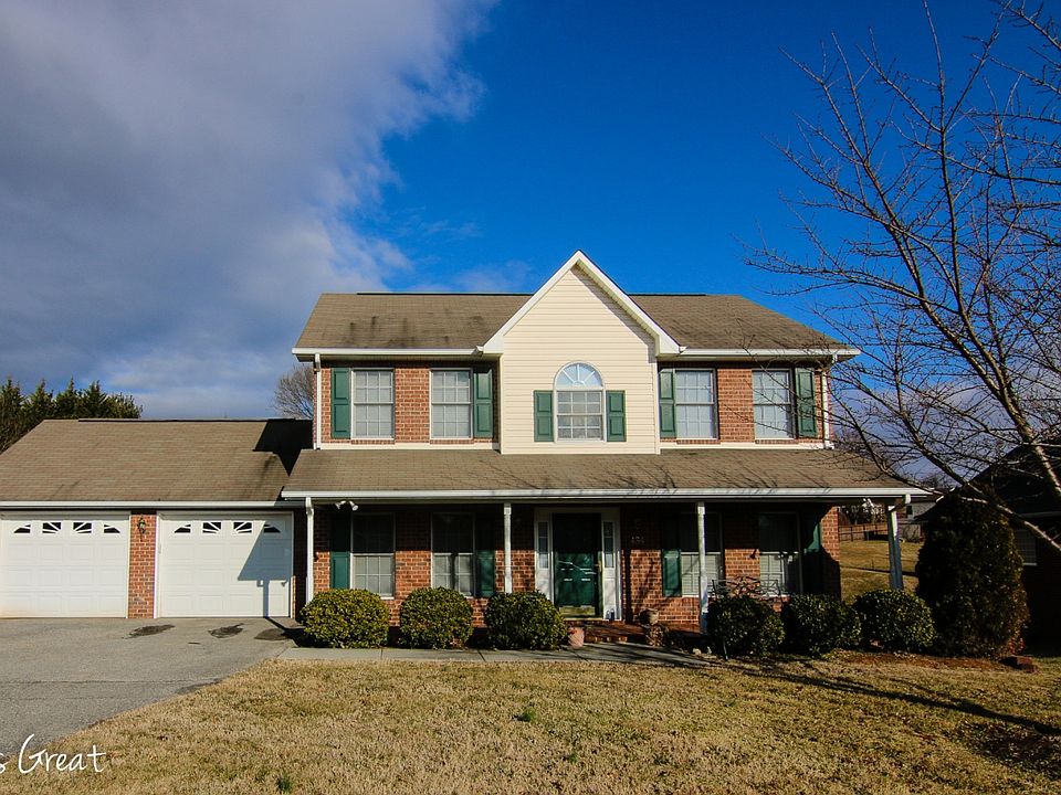 For Sale: 434 Edgemont CIR, Vinton, Virginia 24179