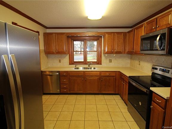 5th image of 406 Windsor Ln #406