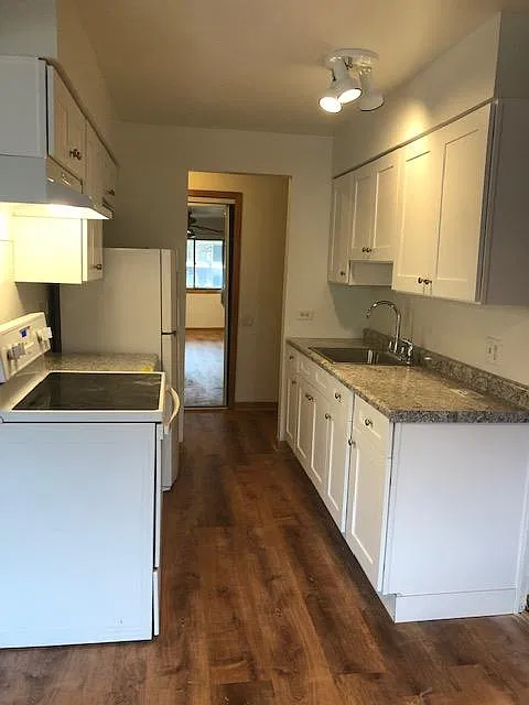 2 bed, 900 sqft, $1,500 — Photo 3