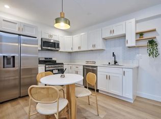 1260 W 37th Dr, Los Angeles, CA 90007