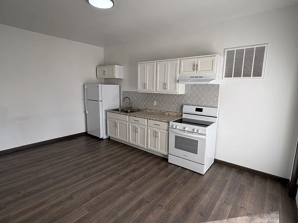 253 W Morrison St #2