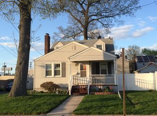 854 Lindegar St, Linden, NJ 07036