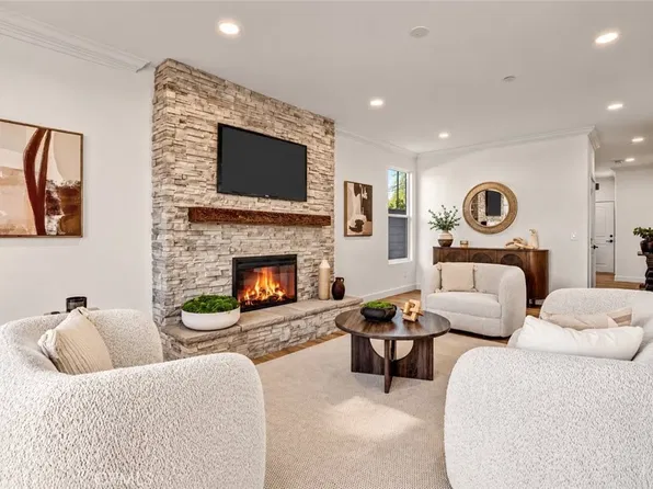 20151 Strathern St, Winnetka, CA 91306