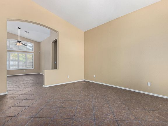 5th image of 295 W Goldfinch Way
