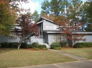 3201 Southaven Dr, Hattiesburg, MS 39402