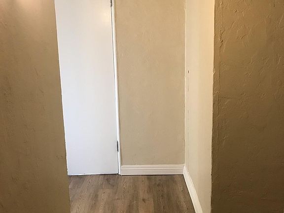 4th image of 1197 N Ardmore Ave