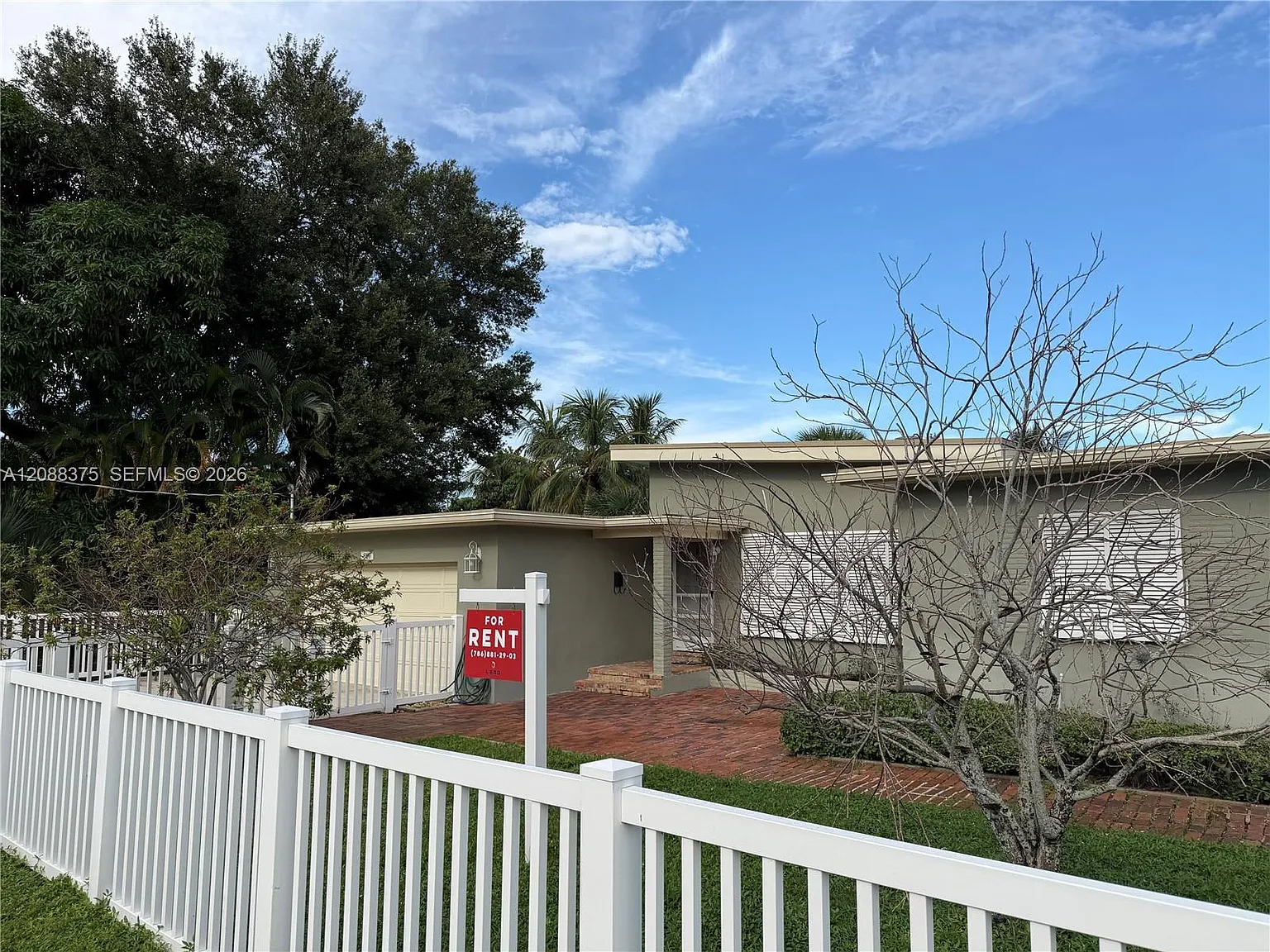 3 bed, 2340 sqft, $5,000 — Photo 2