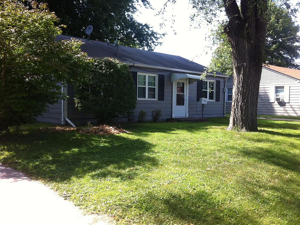 2nd image of 1111 40th St