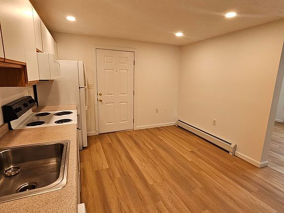 3rd image of 362 Concord St