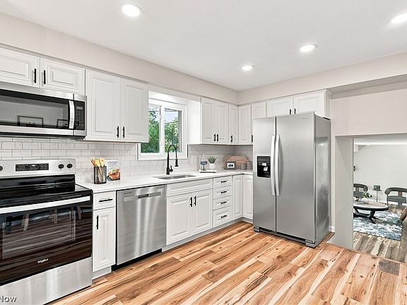 3rd image of 6126 Park Ridge Dr