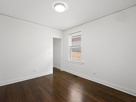 5th image of 2941 N Merrimac Ave