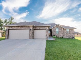 1165 S Bordeaux Ave, Republic, MO 65738