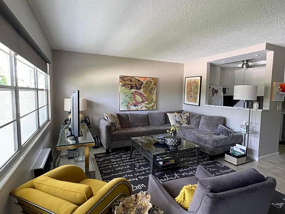 4th image of 24 OAKRIDGE C #24
