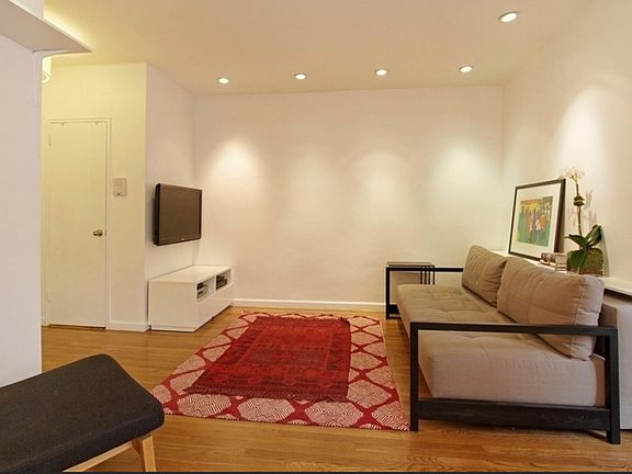 4th image of 350 E 30th St APT 6J