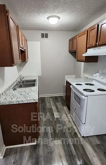 2011 Heritage Dr #15 — Photo 3