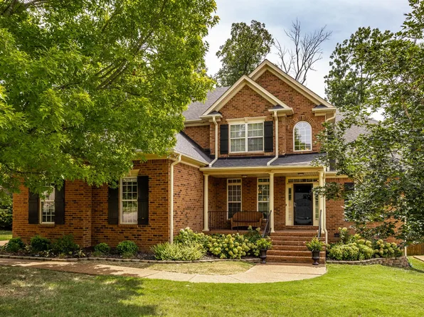 1074 Mansker Farm Blvd, Hendersonville, TN 37075
