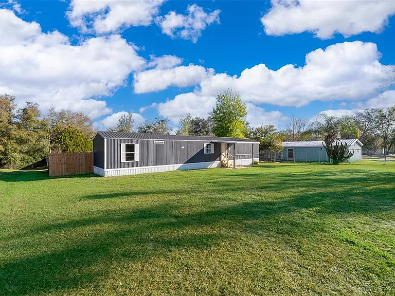 101 Caroline Ave — Photo 4