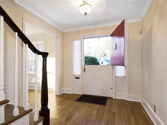5th image of 15 Beechwood Ln