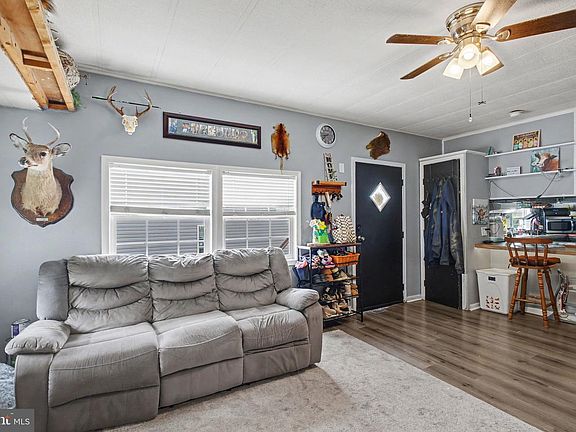 4th image of 24 Ashton Dr