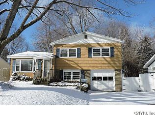 364 Chestnut St, North Syracuse, NY 13212