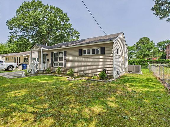 4th image of 324 Rogers Ave