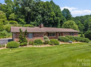 44 Green Dr, Waynesville, NC 28785