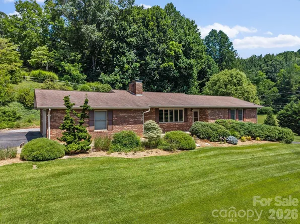 44 Green Dr, Waynesville, NC 28785