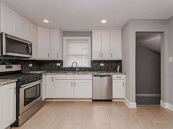 4th image of 7219 S Sacramento Ave