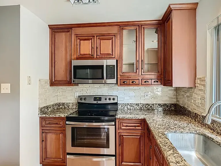 2512 Little Vista Ter — Photo 7