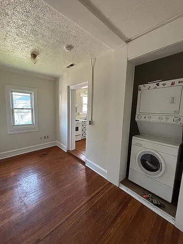 201 S Winchester Ave Photo 1