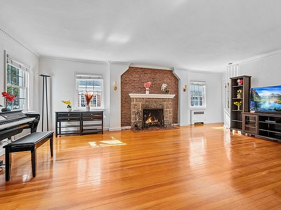 4th image of 73-54 186th St #1