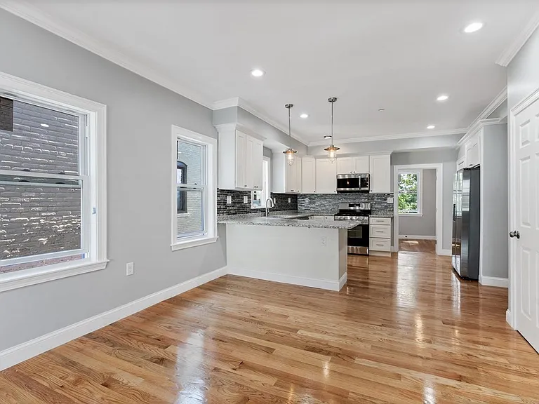 9 Wales St #2 — Photo 5