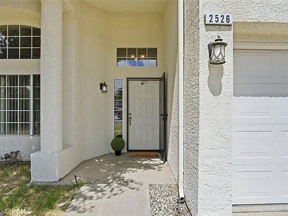 4th image of 2526 Santos St