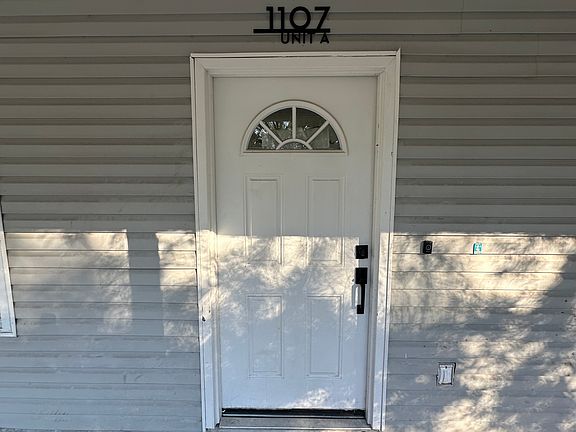 3rd image of 1107 Basin St #A