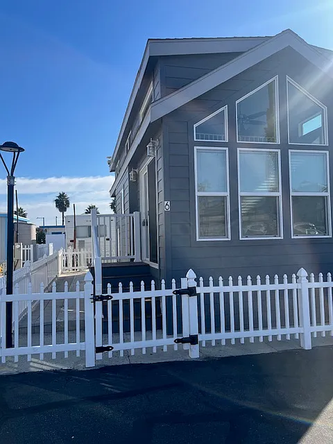 311 Oceanside Blvd #6