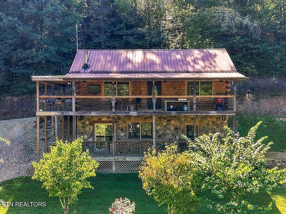 1st image of 462 Middle Creek Rd