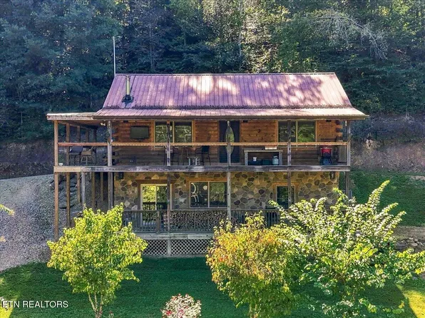 462 Middle Creek Rd, Cosby, TN 37722