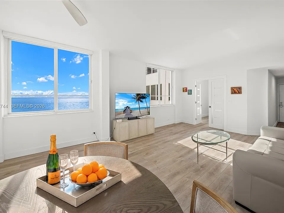 5005 Collins Ave #1525
