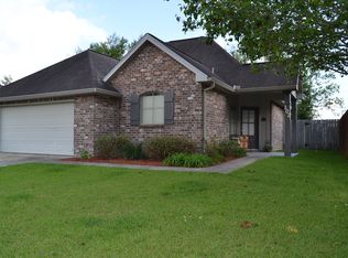 102 Cherry Bark Ln, Lafayette, LA 70508