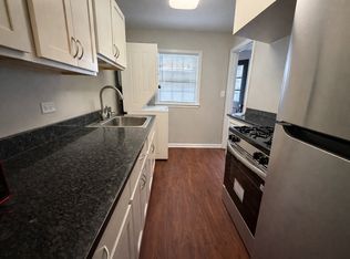 104 E Scranton Ave, Lake Bluff, IL 60044