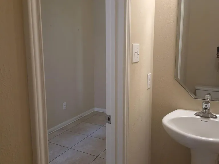 20703 Winghaven Dr — Photo 8