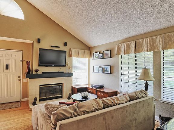 4th image of 2678 Yerba Cliff Ct