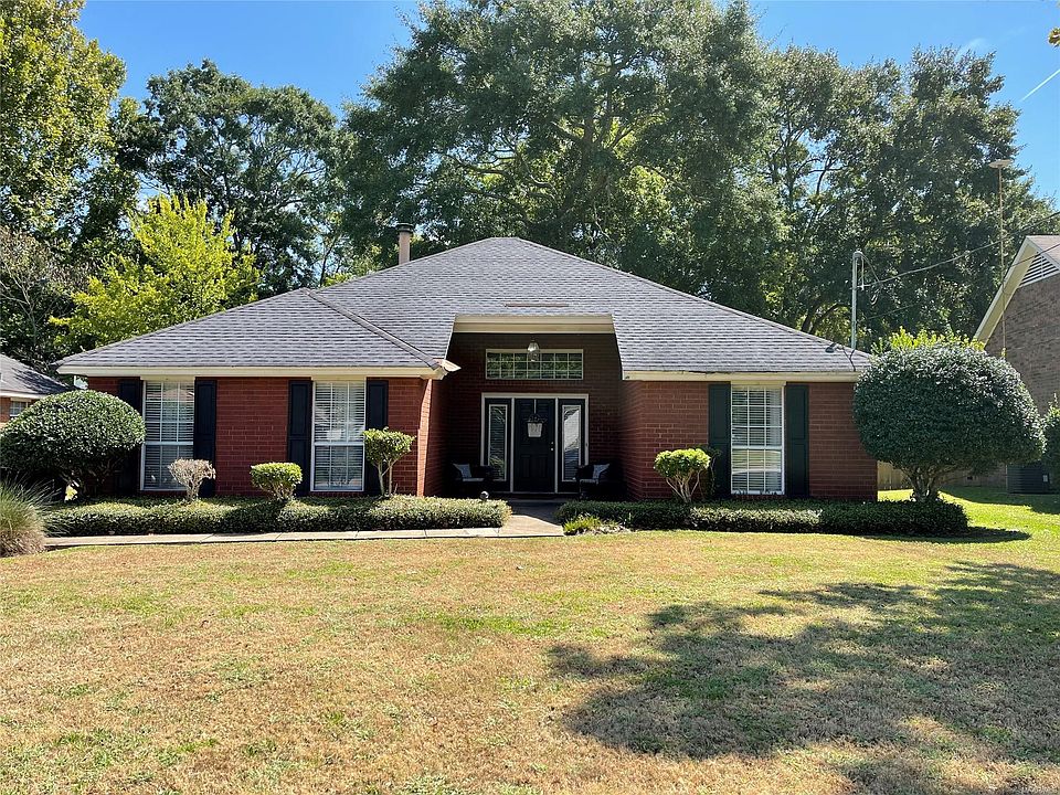 1st image of 409 Forest Park Dr