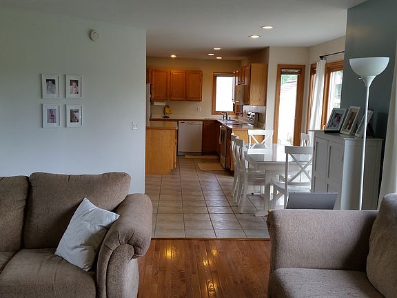 3rd image of 5568 Chatham Ln