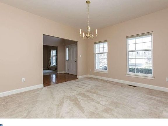4th image of 915 Benalli Dr