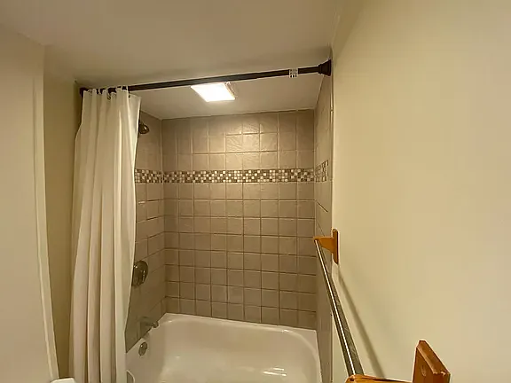 7B Lothian Rd #B — Photo 9