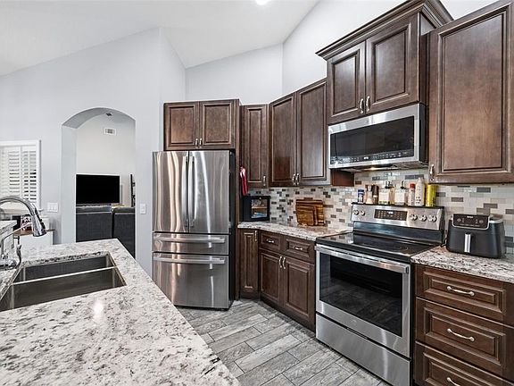 4th image of 12020 RUNNING FOX CIRCLE