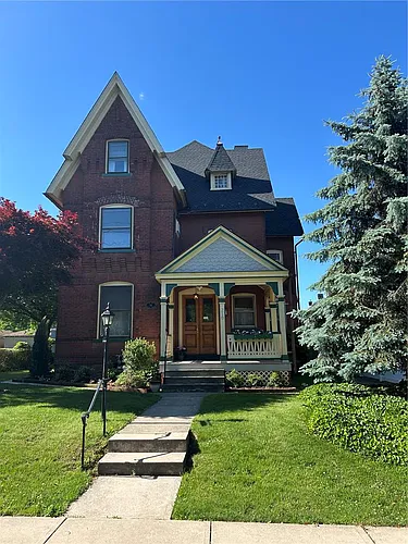 210 E Goepp St Photo 1